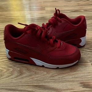 Nike AirMax 90 Little Kids Bright Red. NEW. RARE. Size 2.